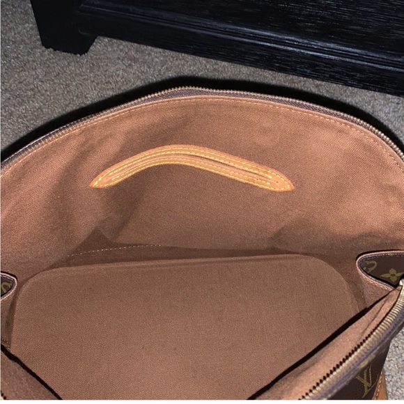 Louis Vuitton Alma Handbag - Picture 5 of 15